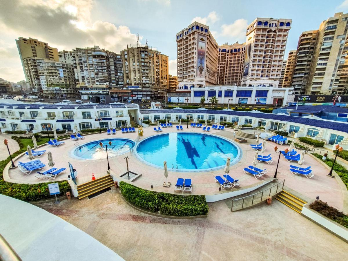 Sunrise Alex Avenue Hotel Alexandria Eksteriør bilde The pool at the Hilton San Francisco