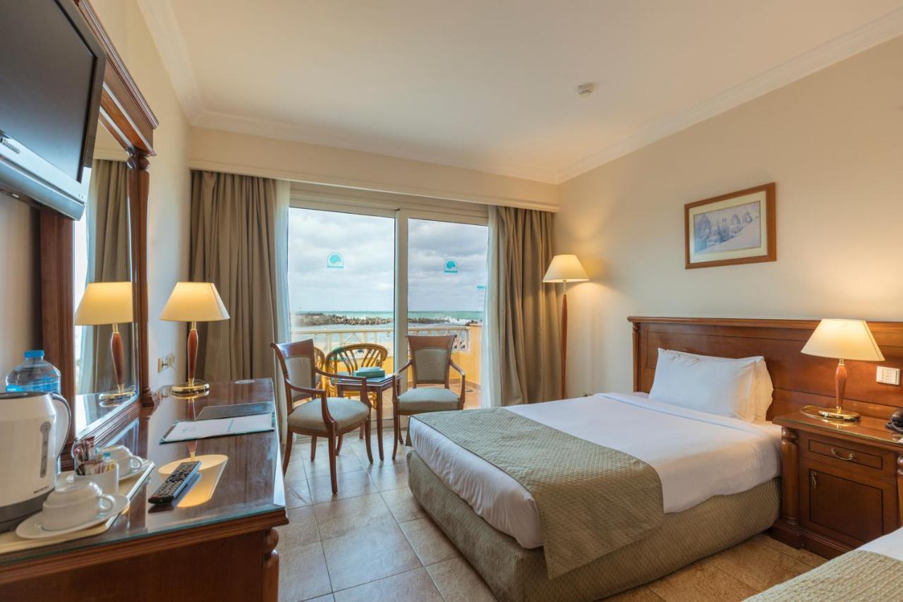 Sunrise Alex Avenue Hotel Alexandria Eksteriør bilde A room at the hotel